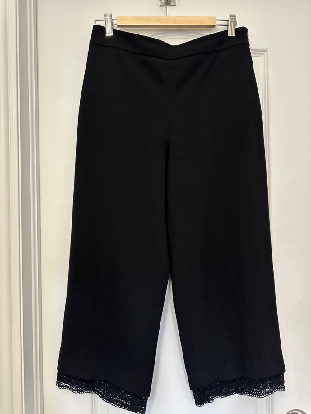 Club Monaco Black Cropped Wide-Leg Pants with Lace Hem